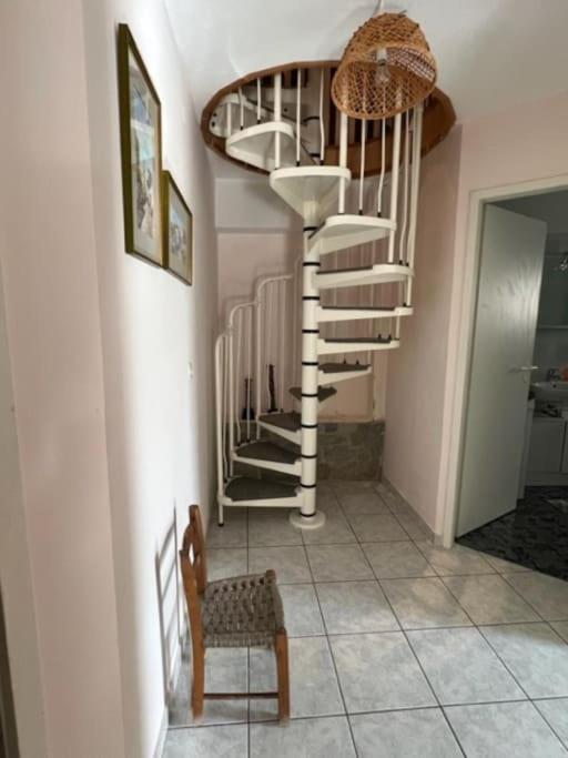 Lemon Tree Apartment